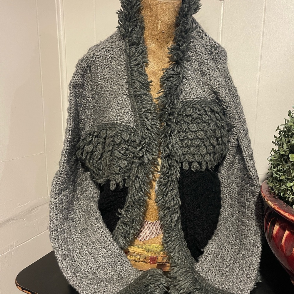 Elegant Gray and Black Women's Poncho